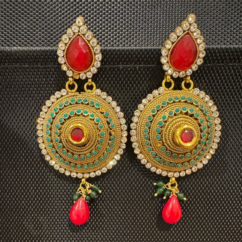 Elegant Gold Kundan Earrings